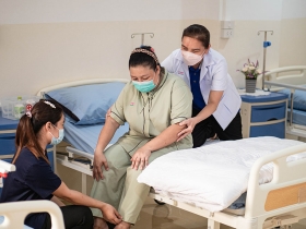 ทีมวิชาชีพดูแลผู้สูงอายุที่ไว้ใจได้ มาตรฐานสูงทุกด้านที่ ลาดพร้าว