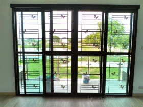 รับติดตั้งเหมาเหล็กดัดมุ้งลวด ผ้าม่าน หน้าต่าง ประตู หลังคา