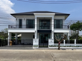 ขายพูลวิลล่าสุดหรูสร้างใหม่  Le Villa Rung Arun