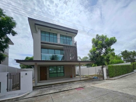 ขายบ้านเดี่ยว 3 ชั้น สวนหลวง ร.9 – พัฒนาการ