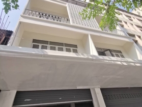 เจ้าของขายเอง ตึกติดถนนใหญ่เพชรบุรีตัดใหม่เยื้องซอยตรงข้ามเข้าทอง