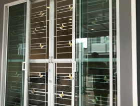 เหล็กดัดตันสีอบมุ้งลวด ราคาย่อมเยาว์ชลบุรี ธนกรดีไซน์